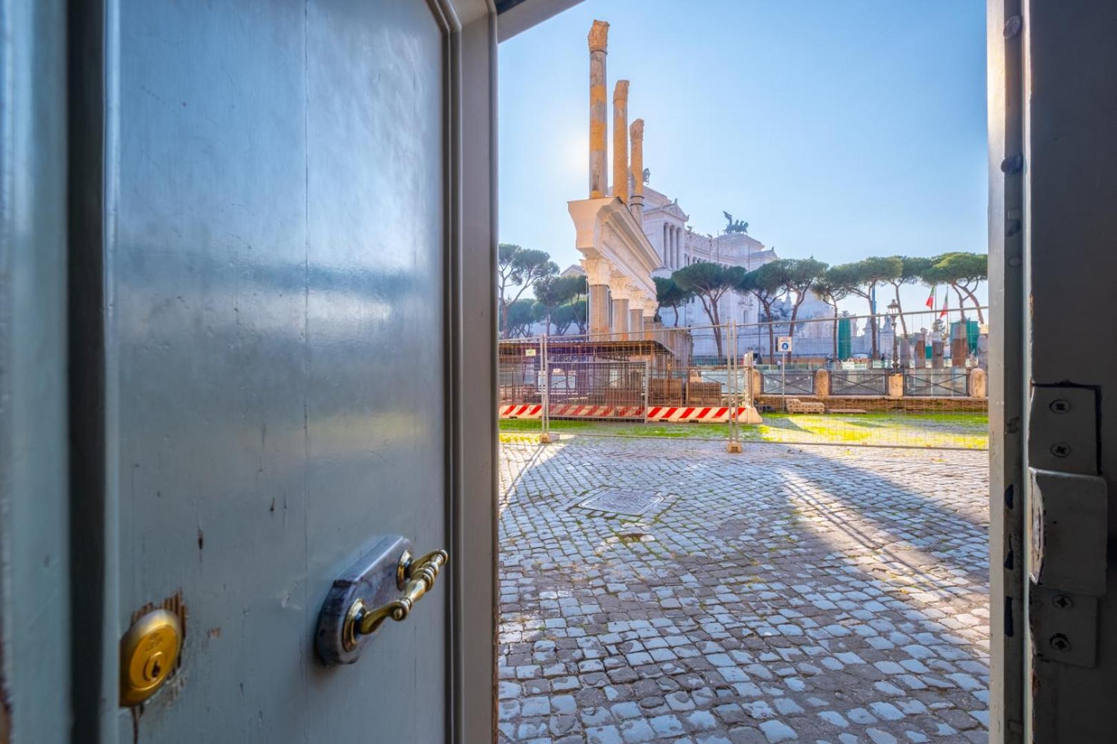 Elegant And Luxury Apartment @Altare Della Patria Rzym Zewnętrze zdjęcie